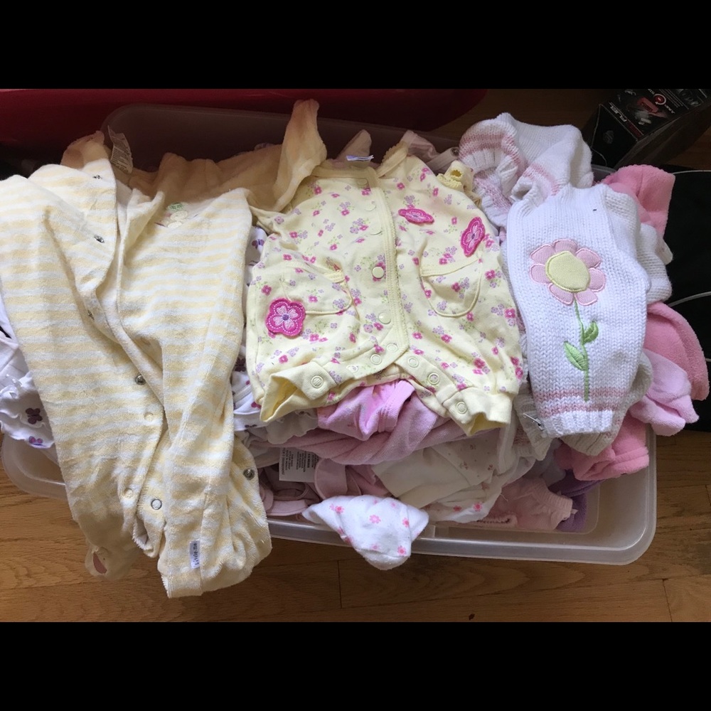 Huge tub of baby girl clothes 0-9 months